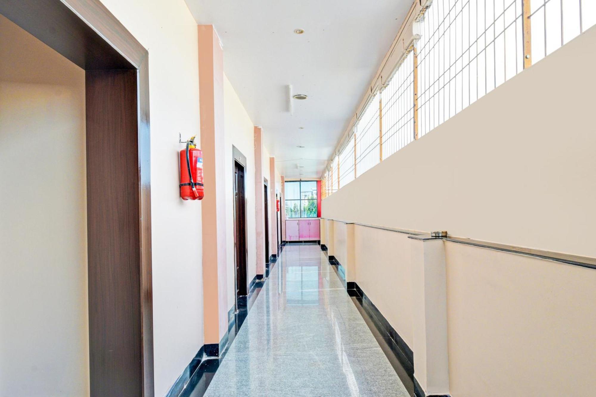 Super Hotel O Kurnool Near Kurnool Medical College 외부 사진